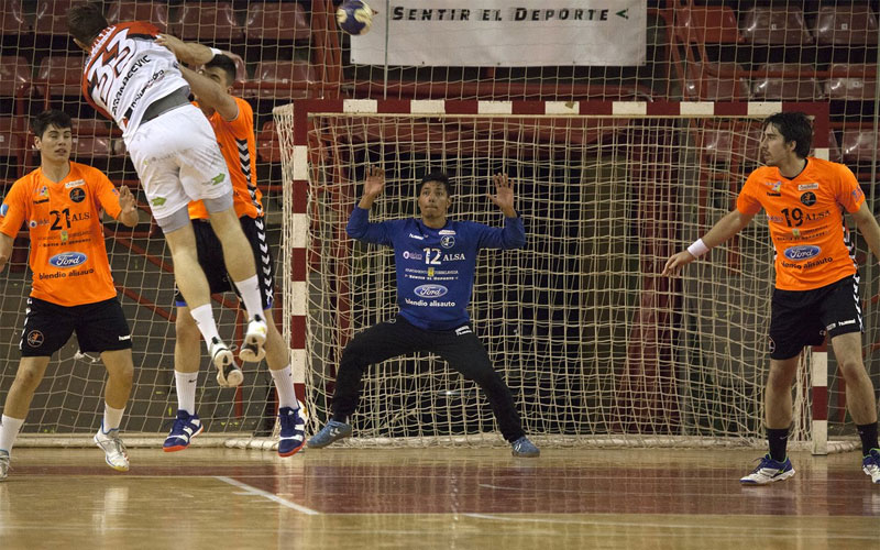 El Viveros Herol Bm. Nava Partido Balonmano Torrelavega