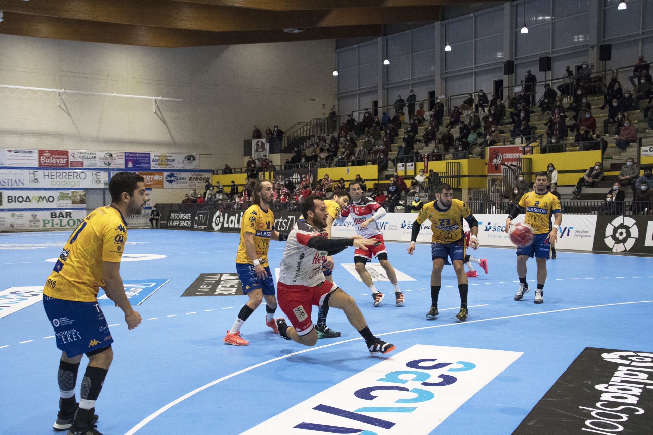 Darío Ajo lanzando a portería / Foto: Dani Pérez