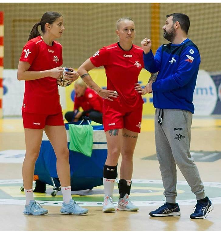 Félix García en un entrenamiento con la República Checa