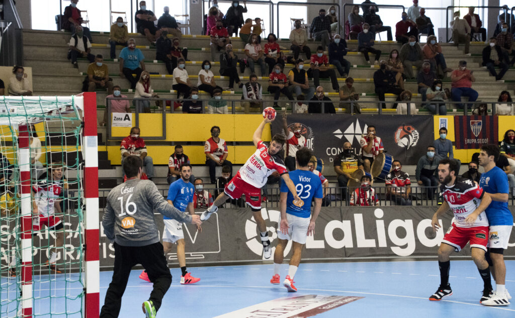 Rodrigo Pérez ante César / Foto: Daniel Pérez